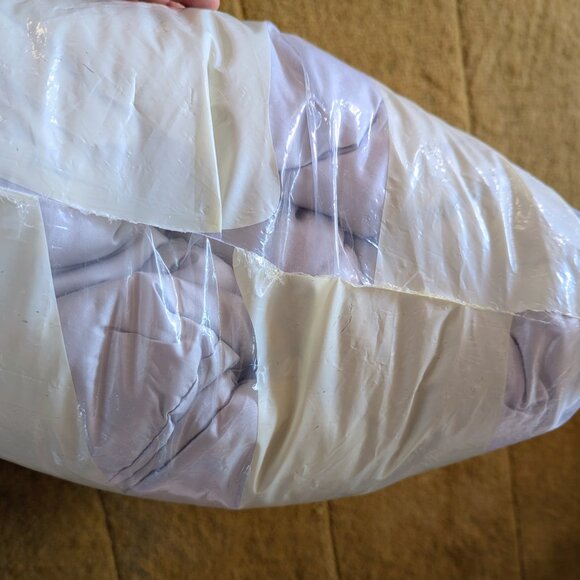 BUFFY Cloud Comforter QUEEN in Heirloom Silver BRAND NEW - Picture 7 of 8